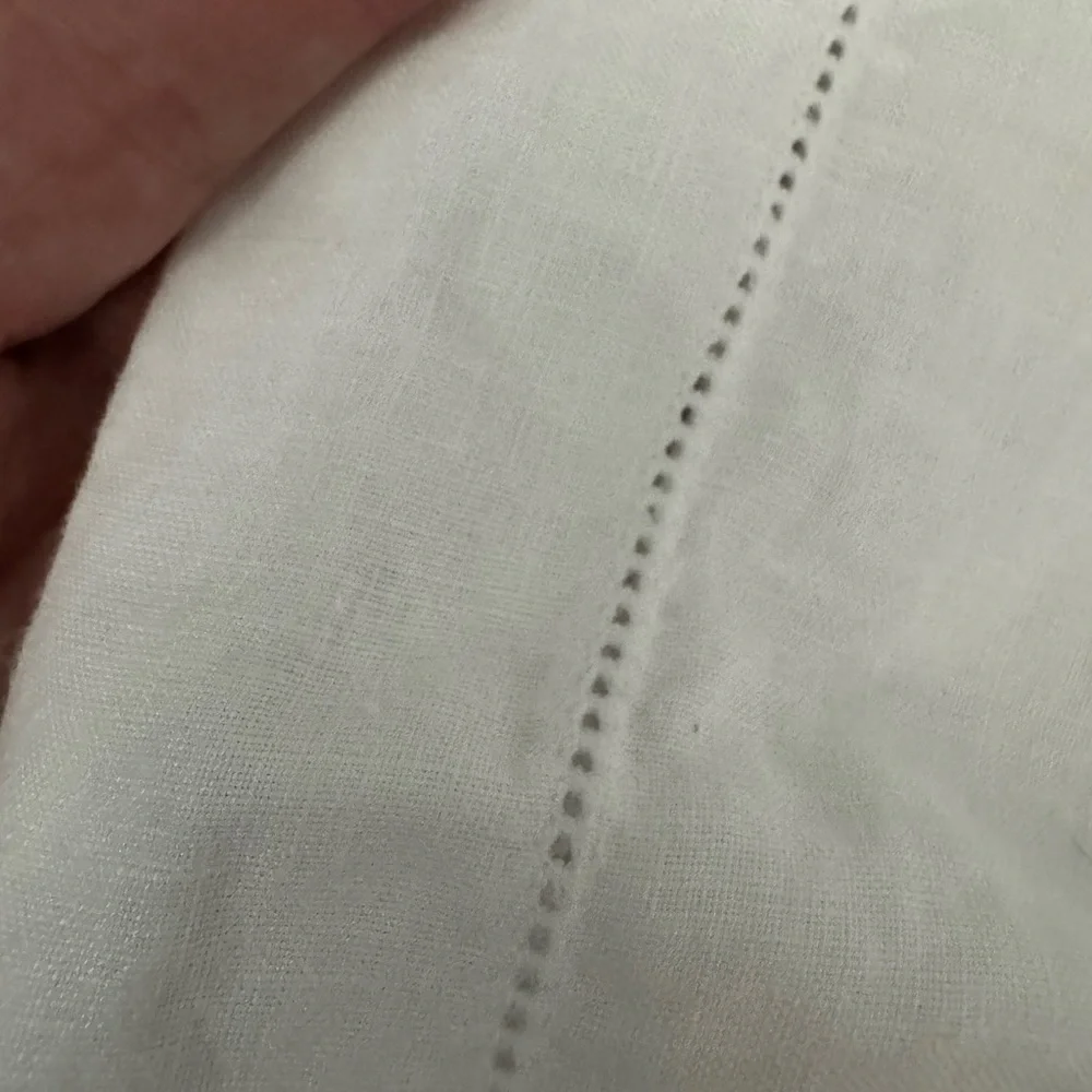 Pair of Pottery Barn Linen Euro Pillow Sham 26 X 26 - Picture 6 of 6